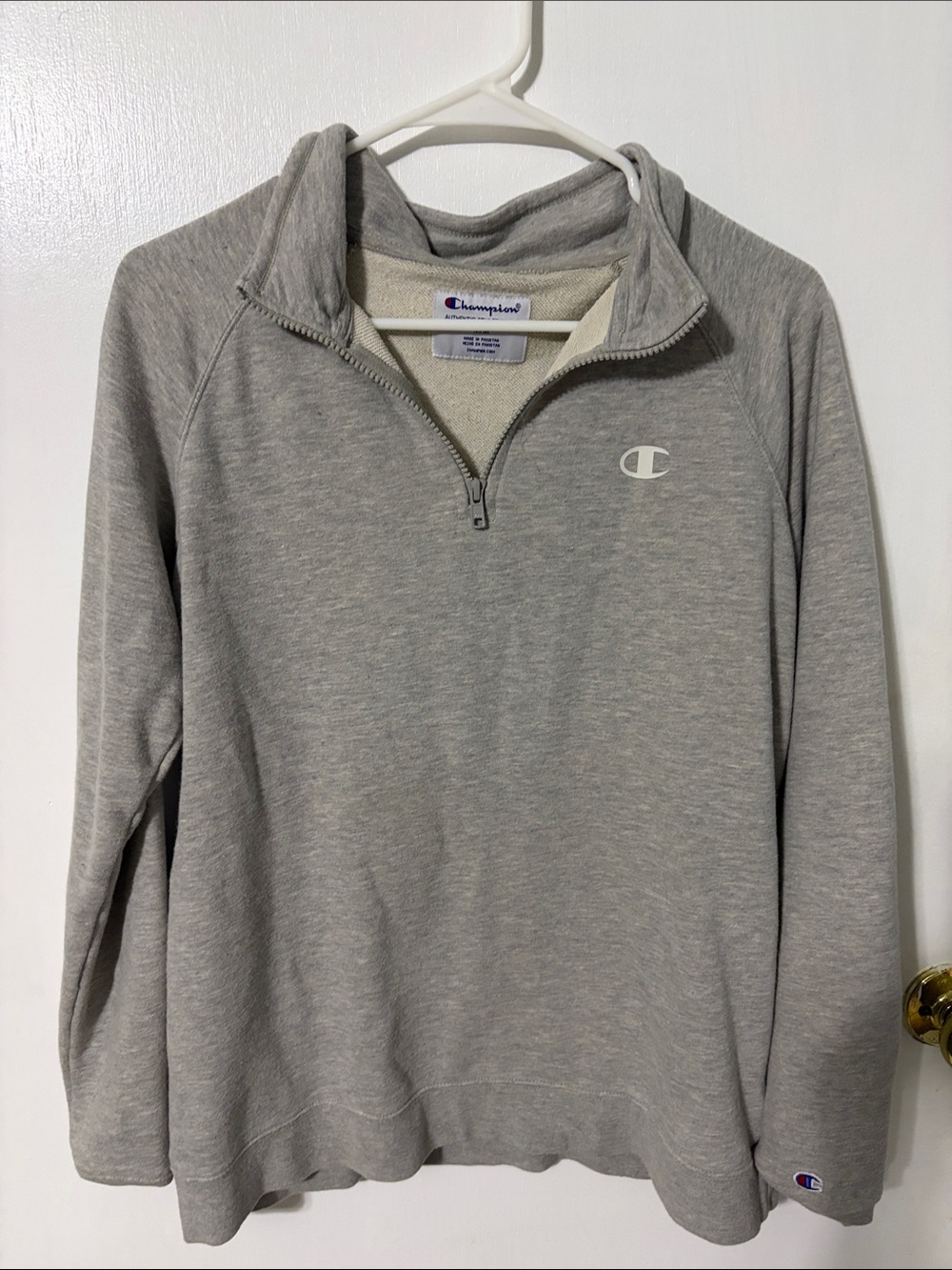 Champion Men’s Heather Gray Half-Zip Sweatshirt